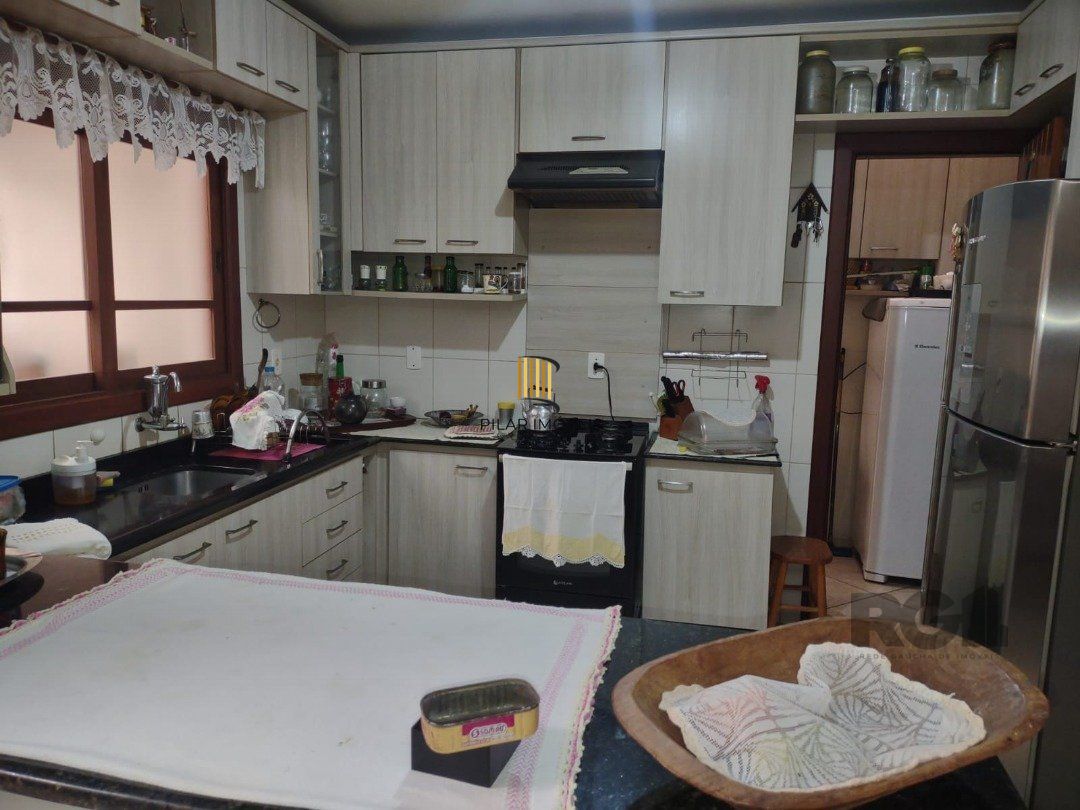 Casa de Condomínio 4 dormitórios no bairro Medianeira