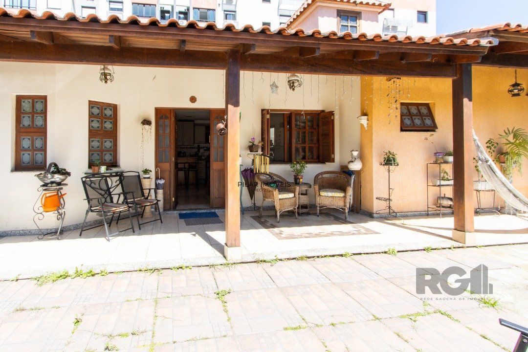Casa 2 dormitórios no bairro Camaquã