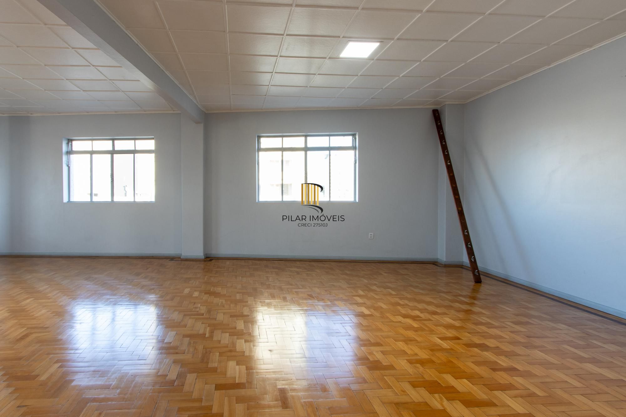 Apartamento para Venda - 238m², 3 dormitórios, sendo 1 suites, 1 vaga - Floresta