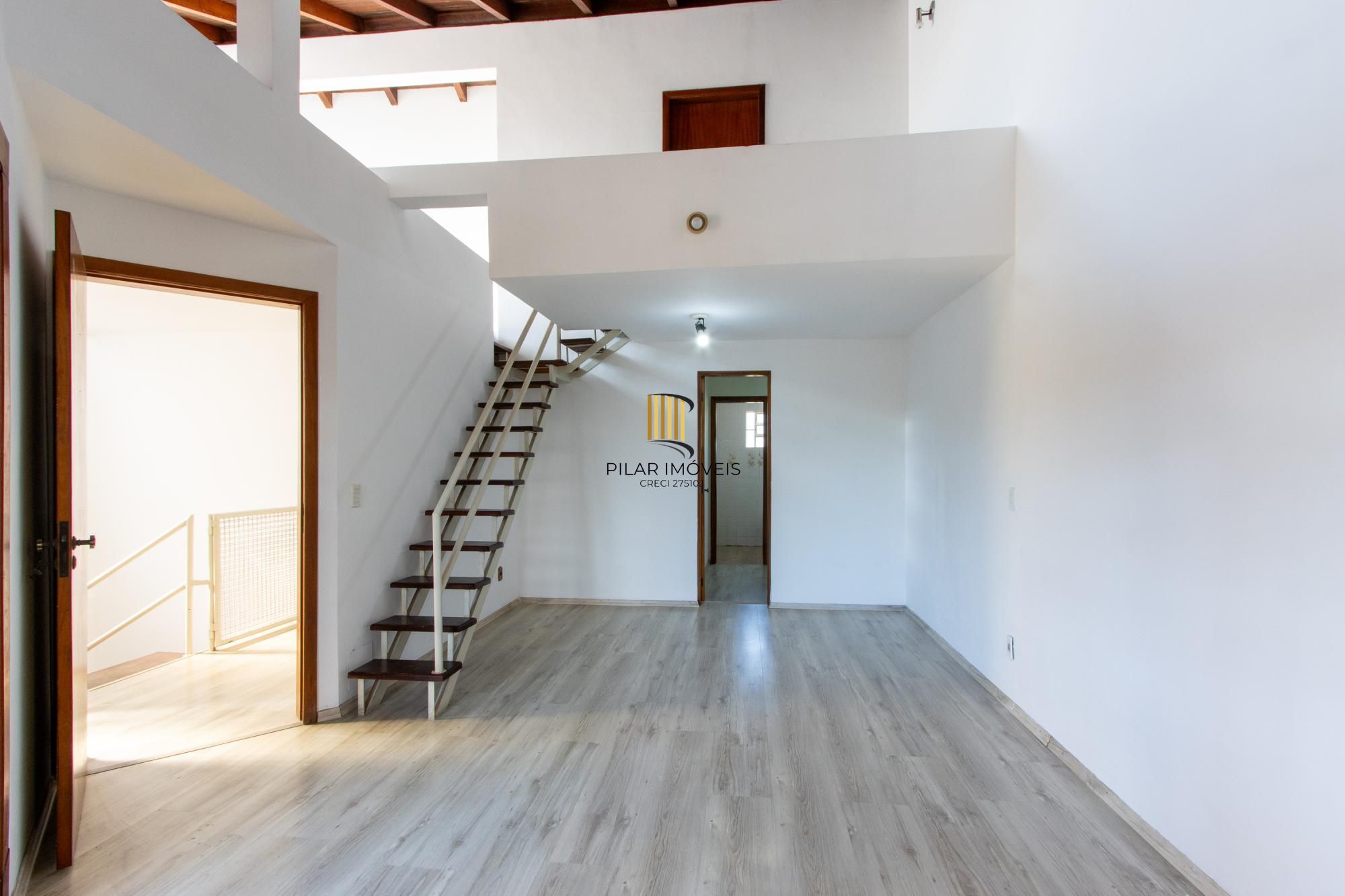 Casa para Venda - 253.35m², 3 dormitórios, sendo 1 suites, 4 vagas - Serraria
