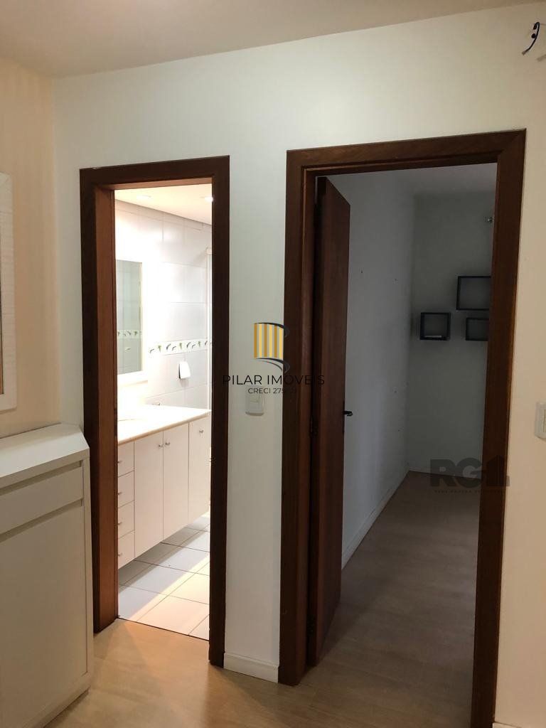 Casa de Condomínio 4 dormitórios no bairro Vila Assunção