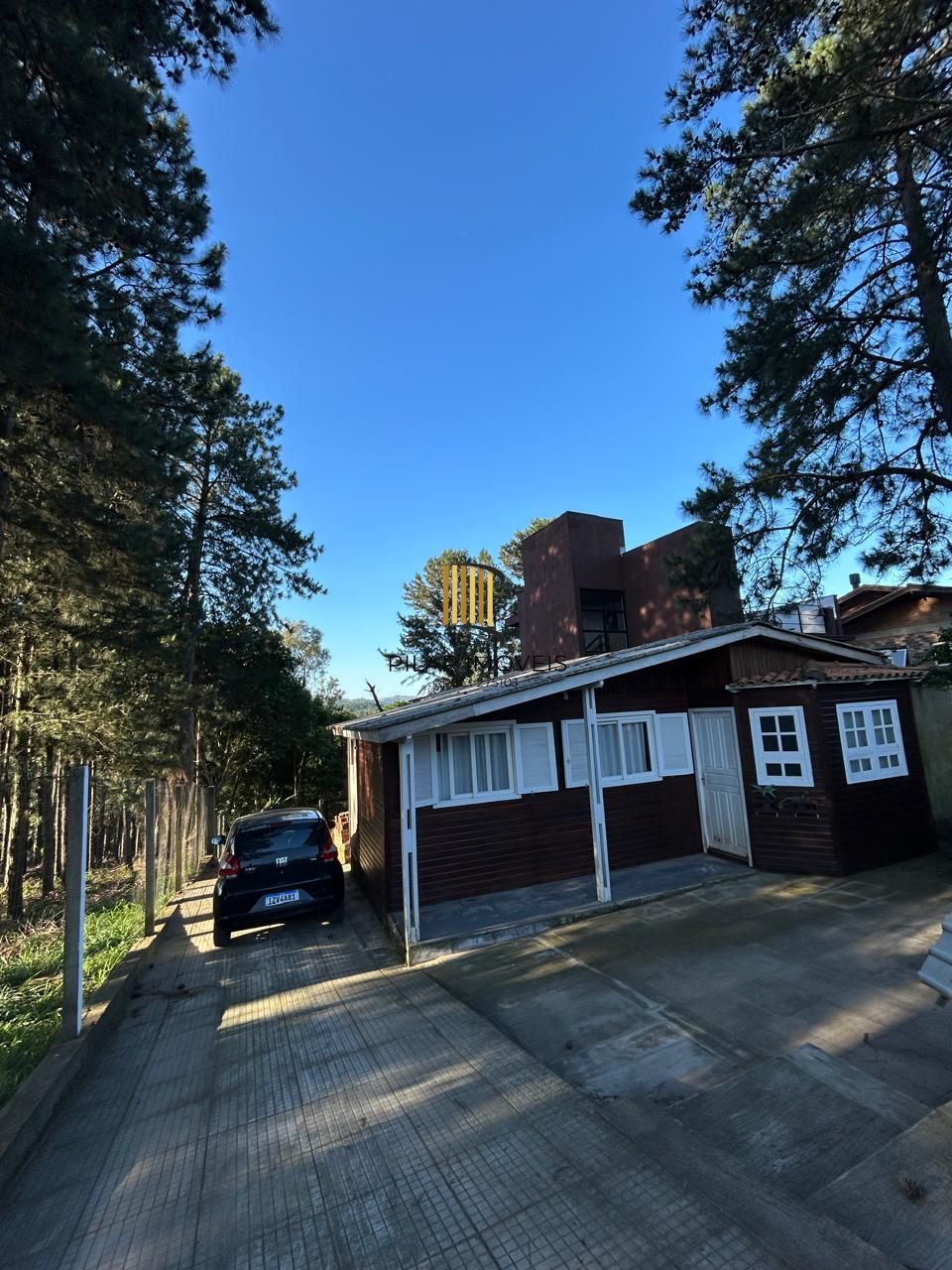 Casa 2 dormitórios no bairro Hípica