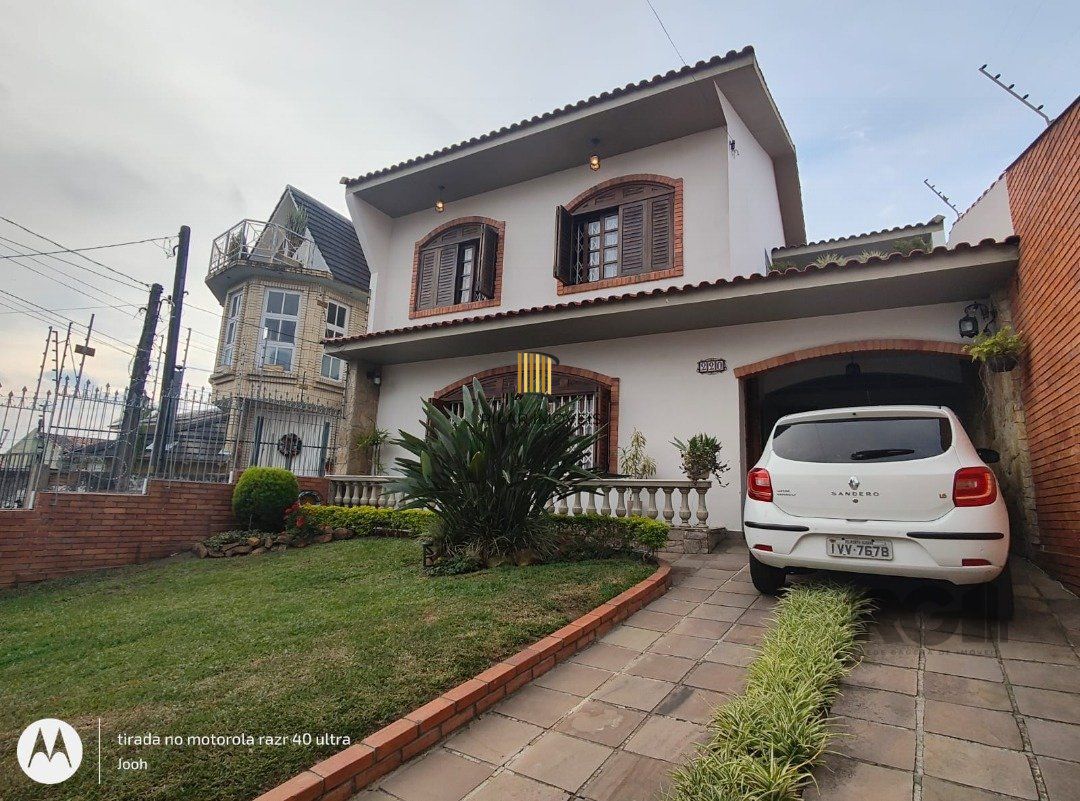 Casa 4 dormitórios no bairro Cavalhada