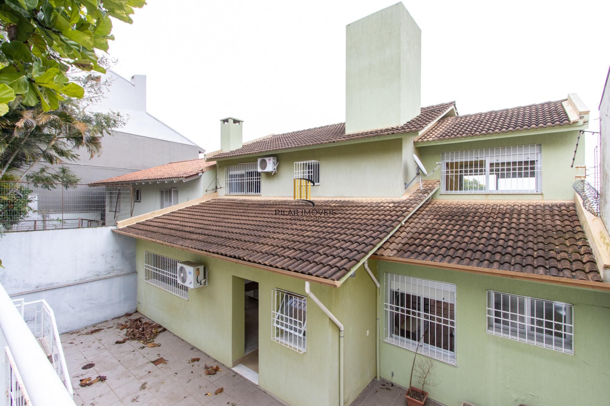 Casa para Venda - 470m², 3 dormitórios, sendo 1 suites, 6 vagas - Nonoai