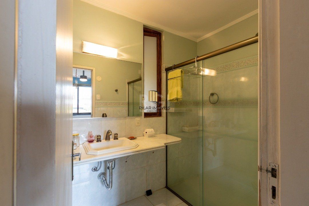 Casa para Venda - 435m², 4 dormitórios, sendo 4 suites, 4 vagas - Cristal