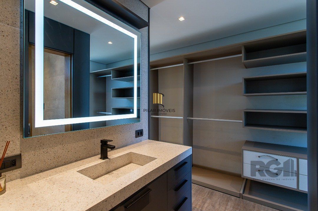 Casa Condominio 4 Dormitório(s) Bairro Teresópolis