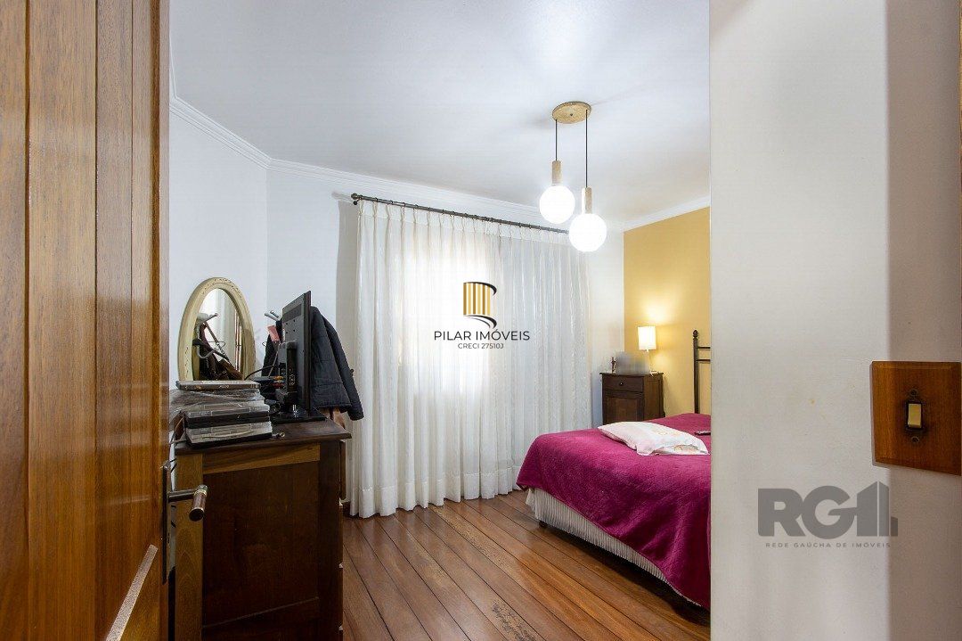 Casa 4 Dormitório(s) Bairro Nonoai