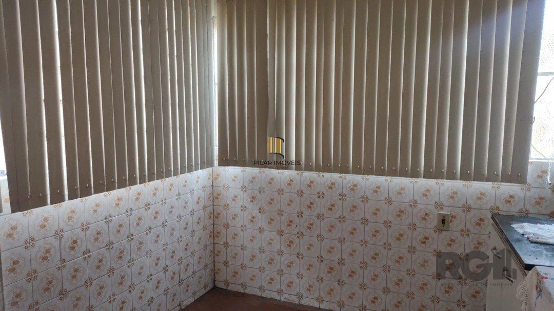 Casa 4 dormitórios no bairro Partenon