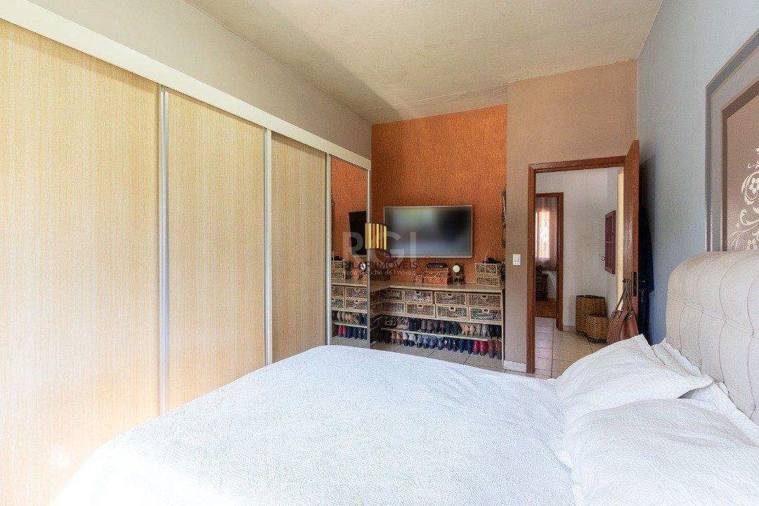 Casa para Venda - 250m², 3 dormitórios, sendo 1 suites, 3 vagas - Tristeza