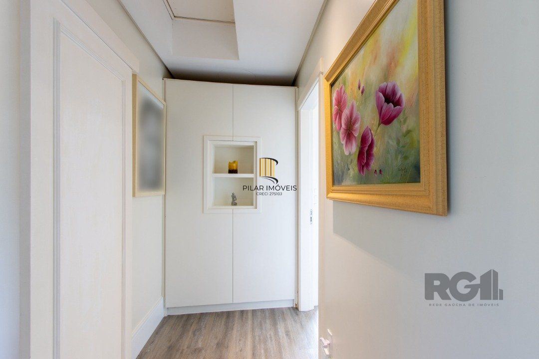 Excelente residência no Condomínio Terra Ville com aproximadamente 474,74m² privativos.