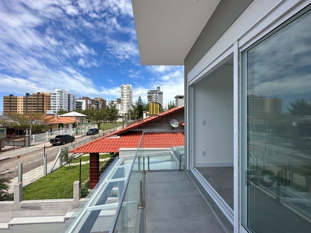 Casa 3 dormitórios no bairro Zona Nova