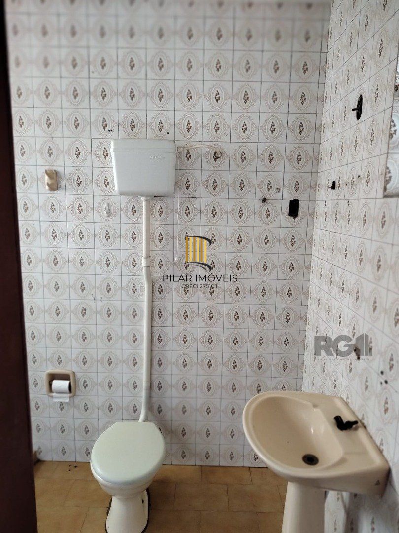 Casa para Venda - 247.37m², 4 dormitórios, 4 vagas - Partenon