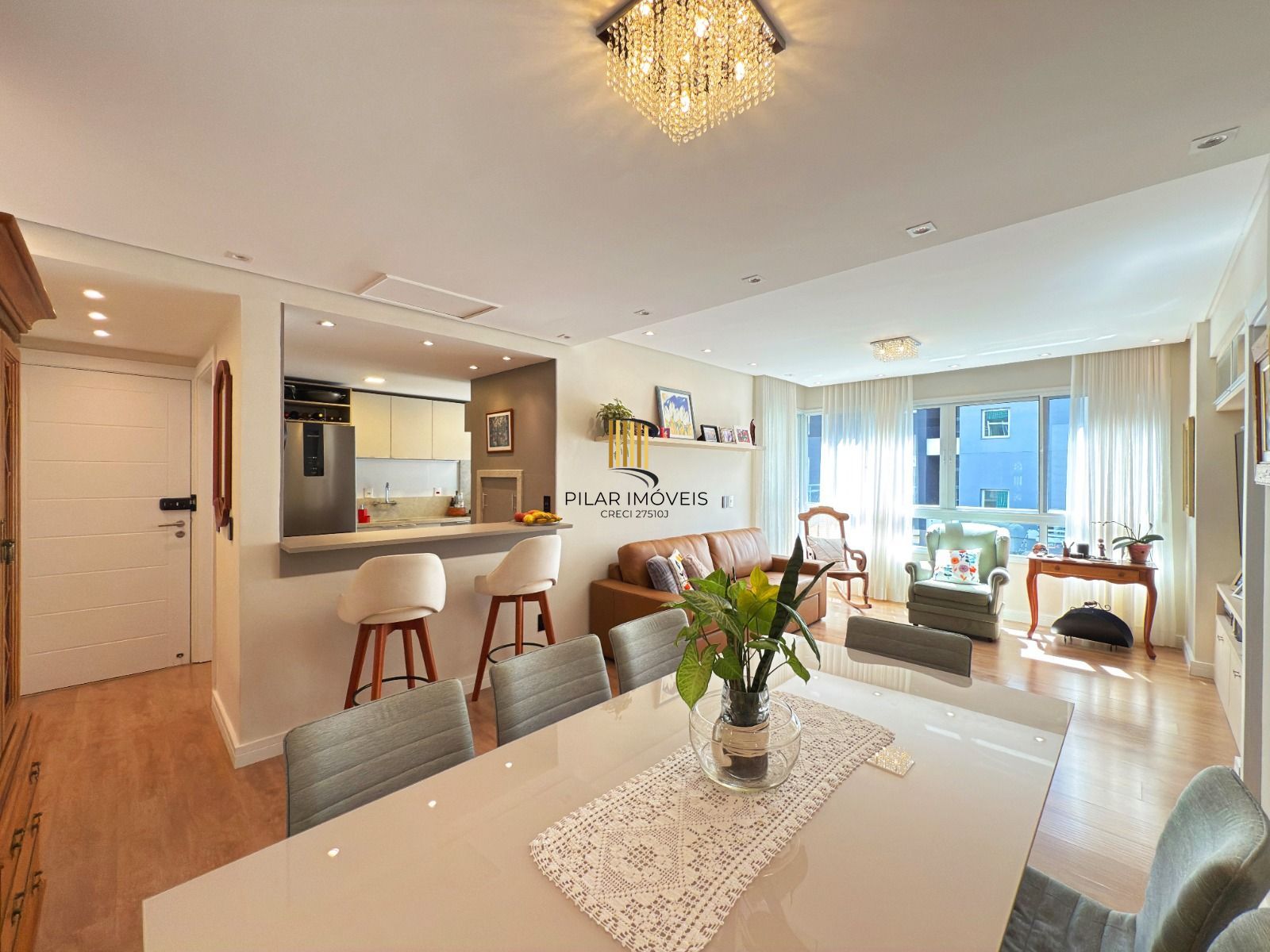 Excelente apartamento de 3 dormitórios, 1 suíte e 2 vagas de garagem.