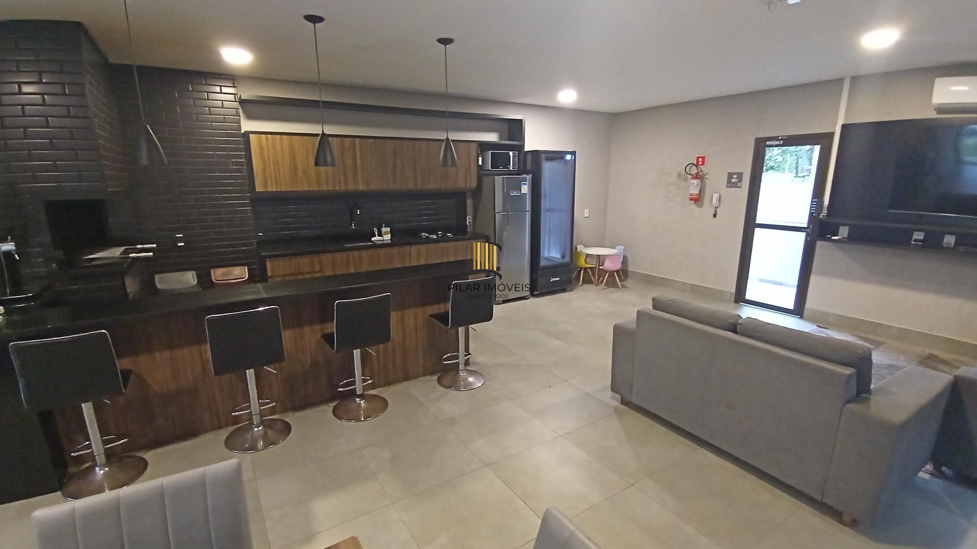 Apartamento com 3 dormitórios e 2 vagas, no bairro Ipanema