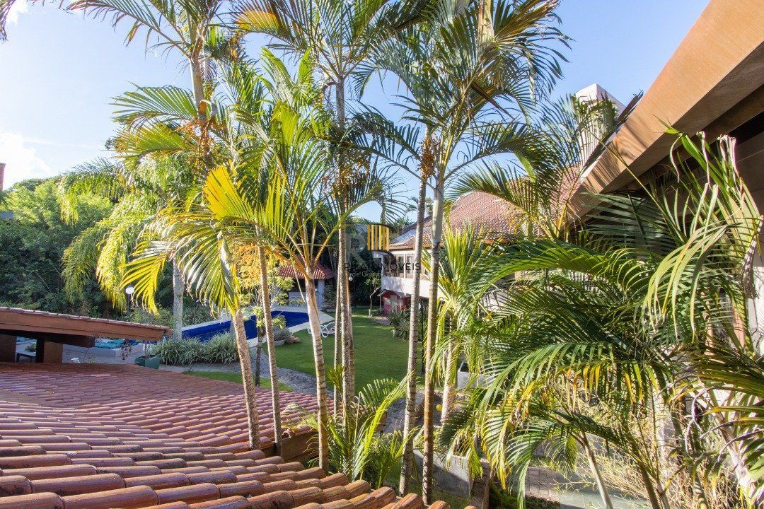 Casa de Condomínio 8 dormitórios no bairro Cavalhada