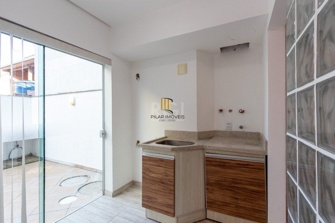 Casa para Venda - 178.4m², 3 dormitórios, sendo 1 suites, 2 vagas - Hípica