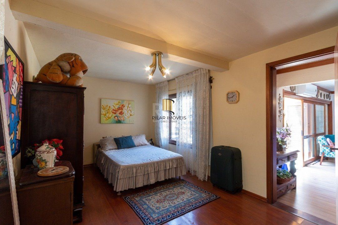 Casa para Venda - 435m², 4 dormitórios, sendo 4 suites, 4 vagas - Cristal