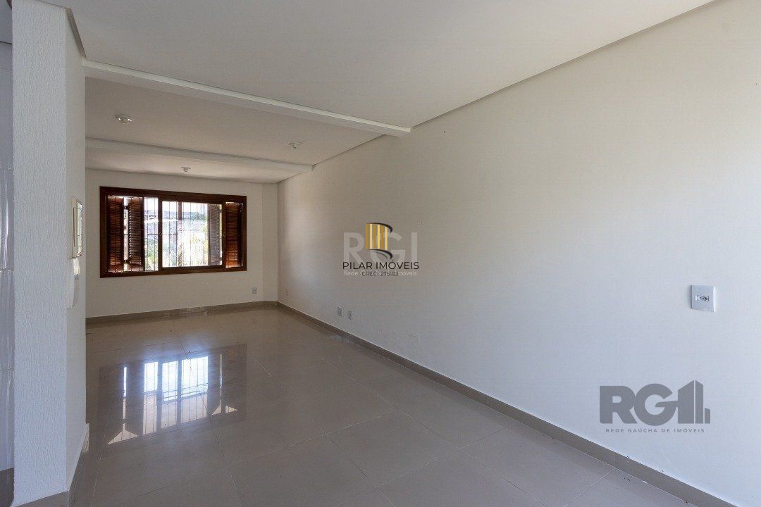 Casa 3 dormitórios no bairro Guarujá