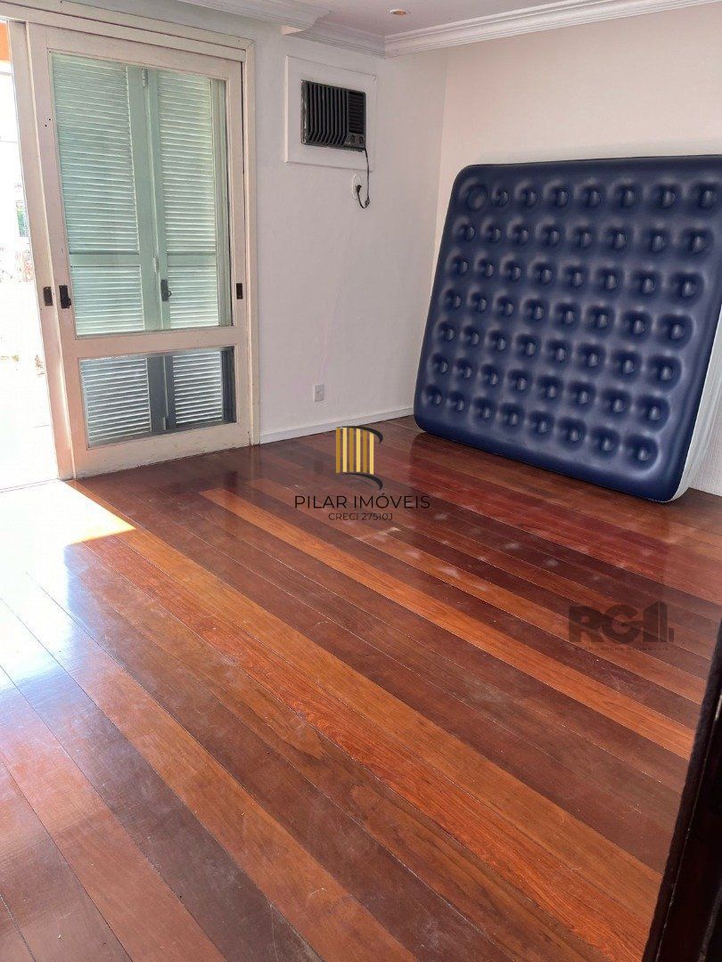 Casa para Venda - 507m², 4 dormitórios, sendo 2 suites, 6 vagas - Cavalhada
