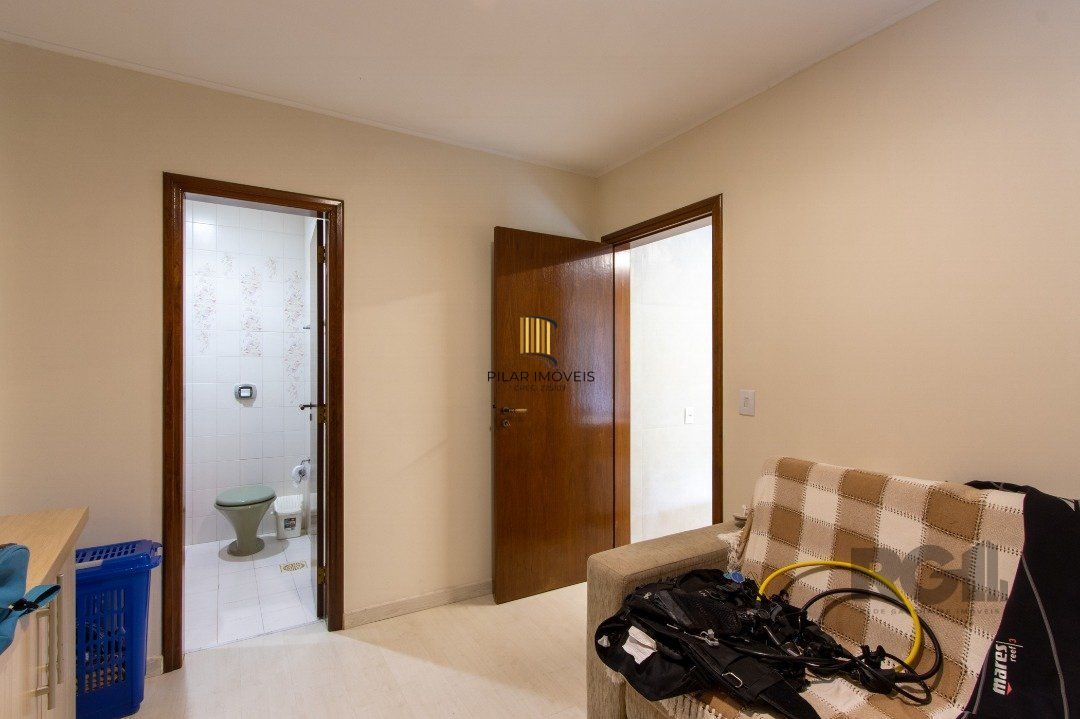 Sobrado com vista para Rio, 3 quartos, 2 suites, pátio, piscina, vaga para 4 carros - Bairro Vila Assunção