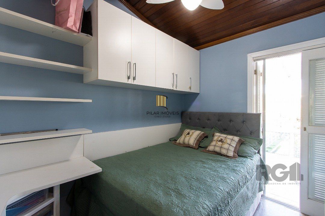 Casa 6 dormitórios no bairro Cristal