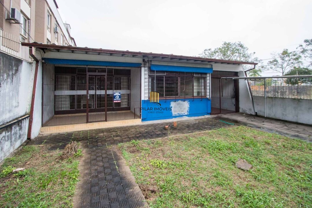 Casa para Venda - 200m², 3 dormitórios, 8 vagas - Cristal