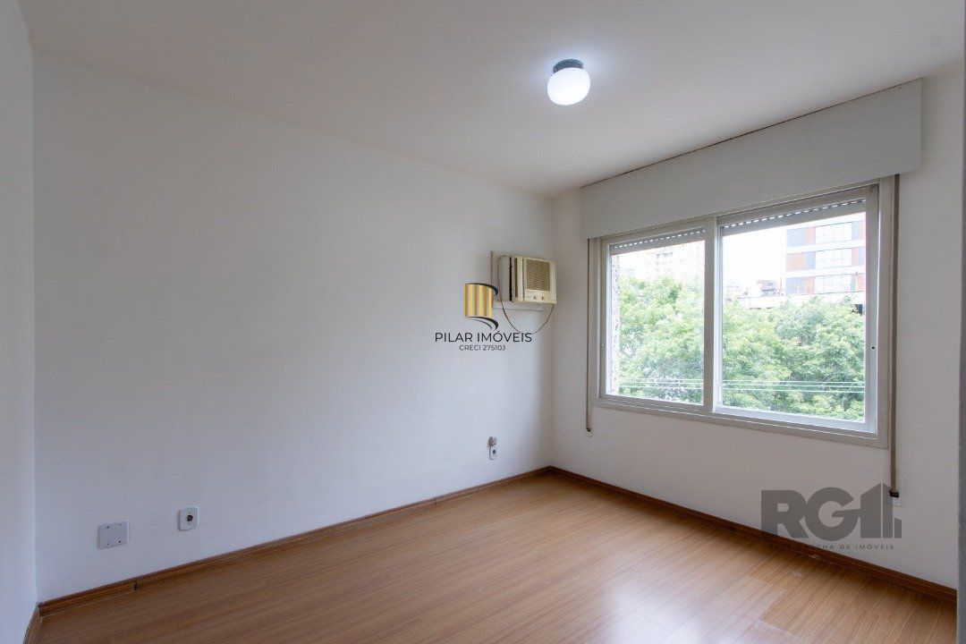 Apartamento de 2 dormitórios no Menino Deus.