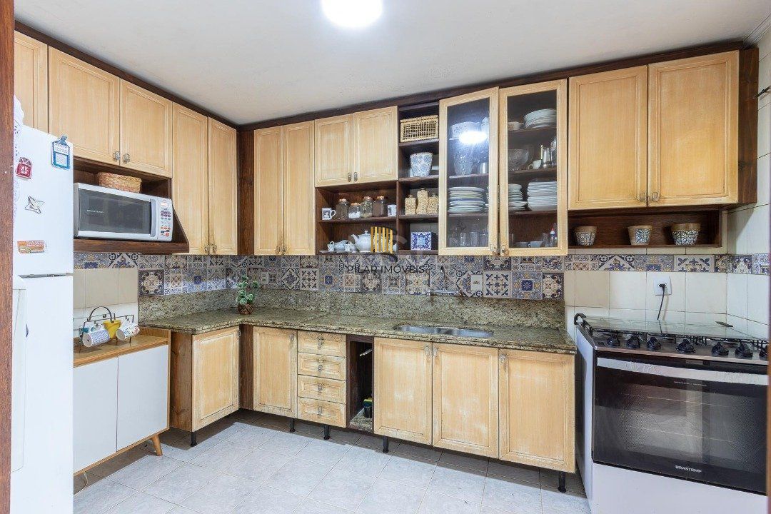 Casa para Venda com 3 dormitórios, sendo 1 suites e 4 vagas no bairro Ipanema