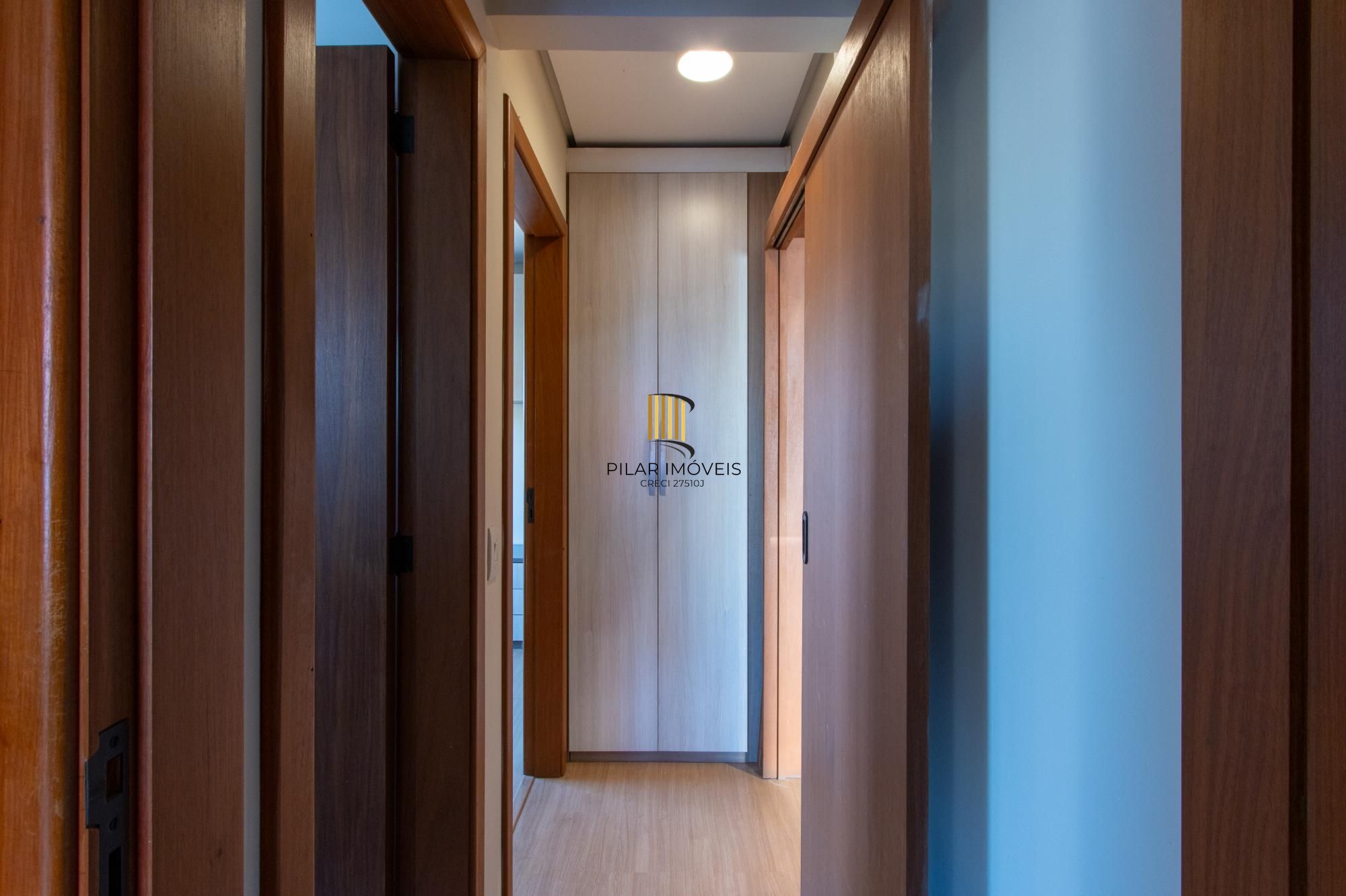 COBERTURA 2 QUARTOS, 2 VAGAS INDIVIDUAIS ESCRITURADAS, ELEVADOR - BAIRRO SANTO ANTONIO
