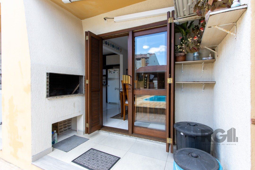 Casa com 3 dormitórios, sendo 1 suíte para venda  no bairro Hípica