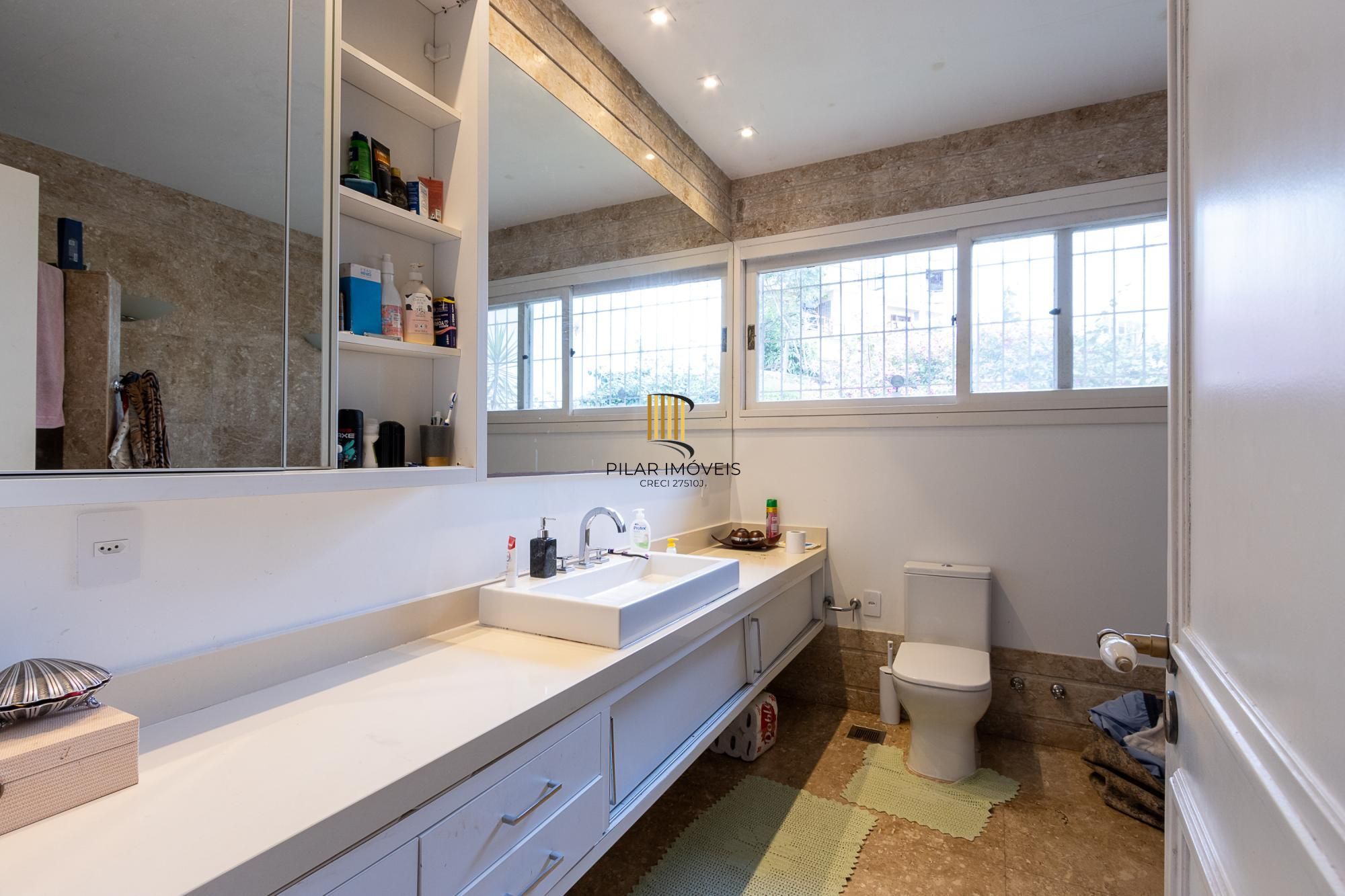 Casa 4 dormitórios no bairro Vila Conceição