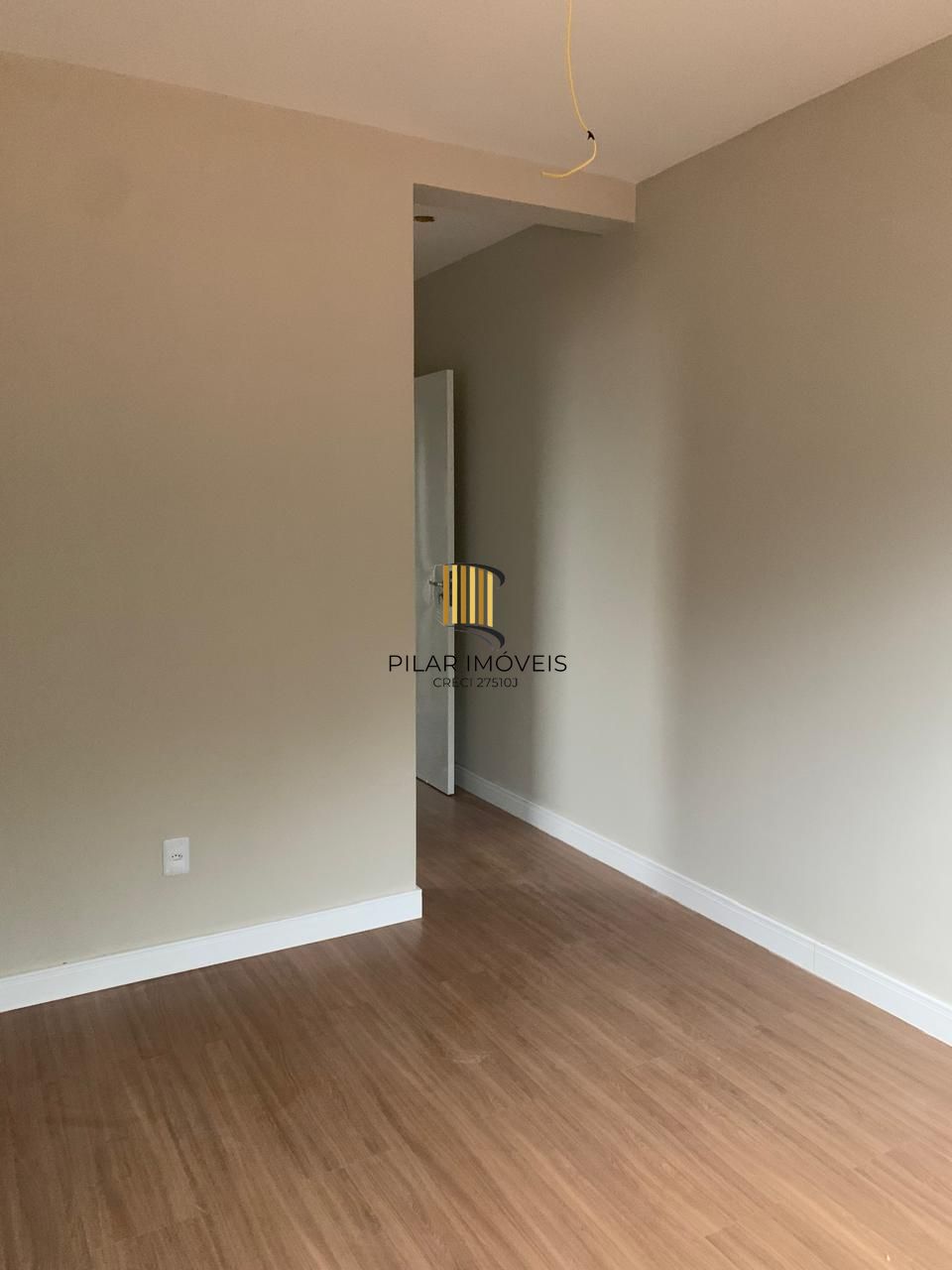 Casa em condomínio com 2 dormitórios no Centro de Viamão