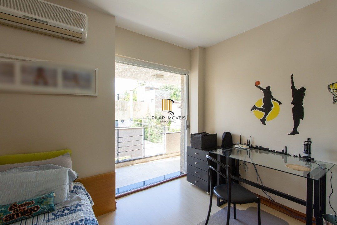 Casa 4 dormitórios no bairro Teresópolis