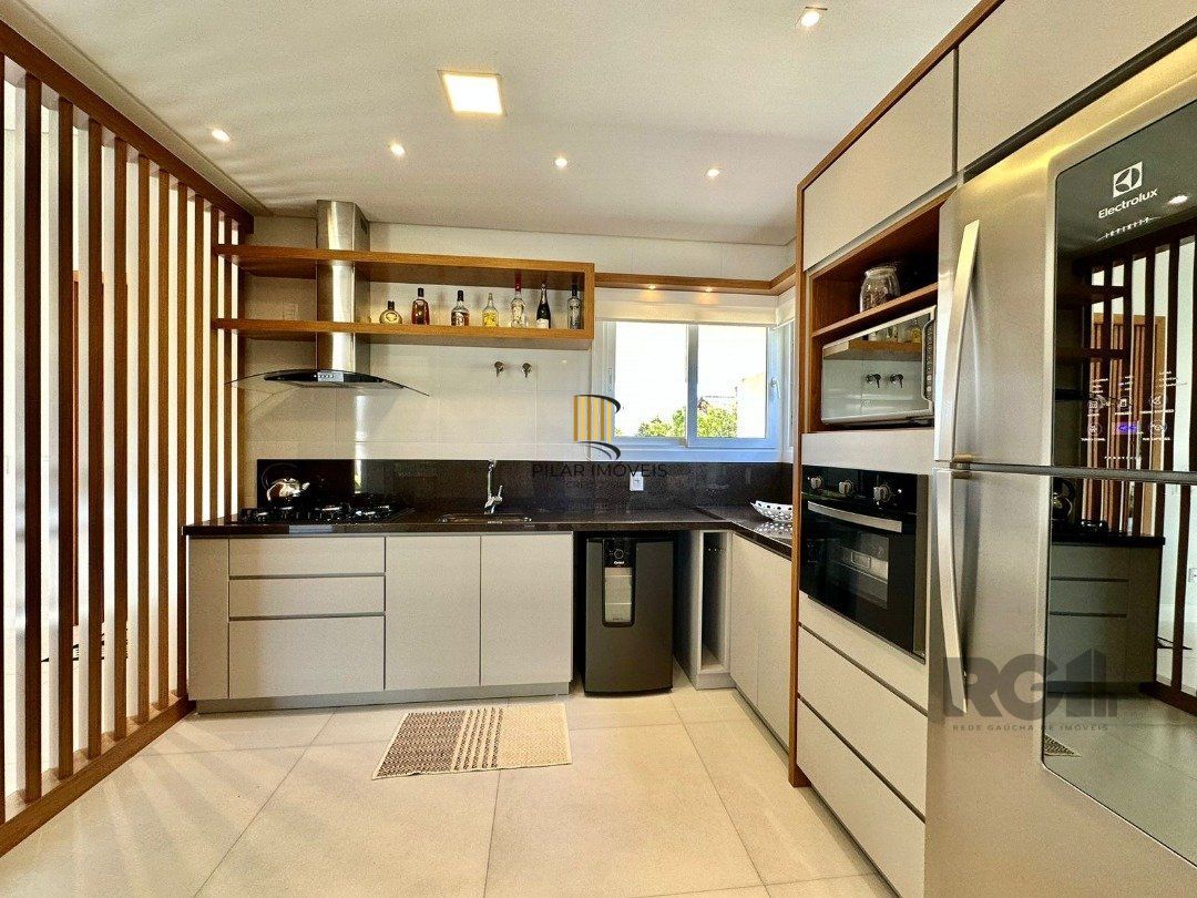 Casa 4 dormitórios no bairro Atlântida