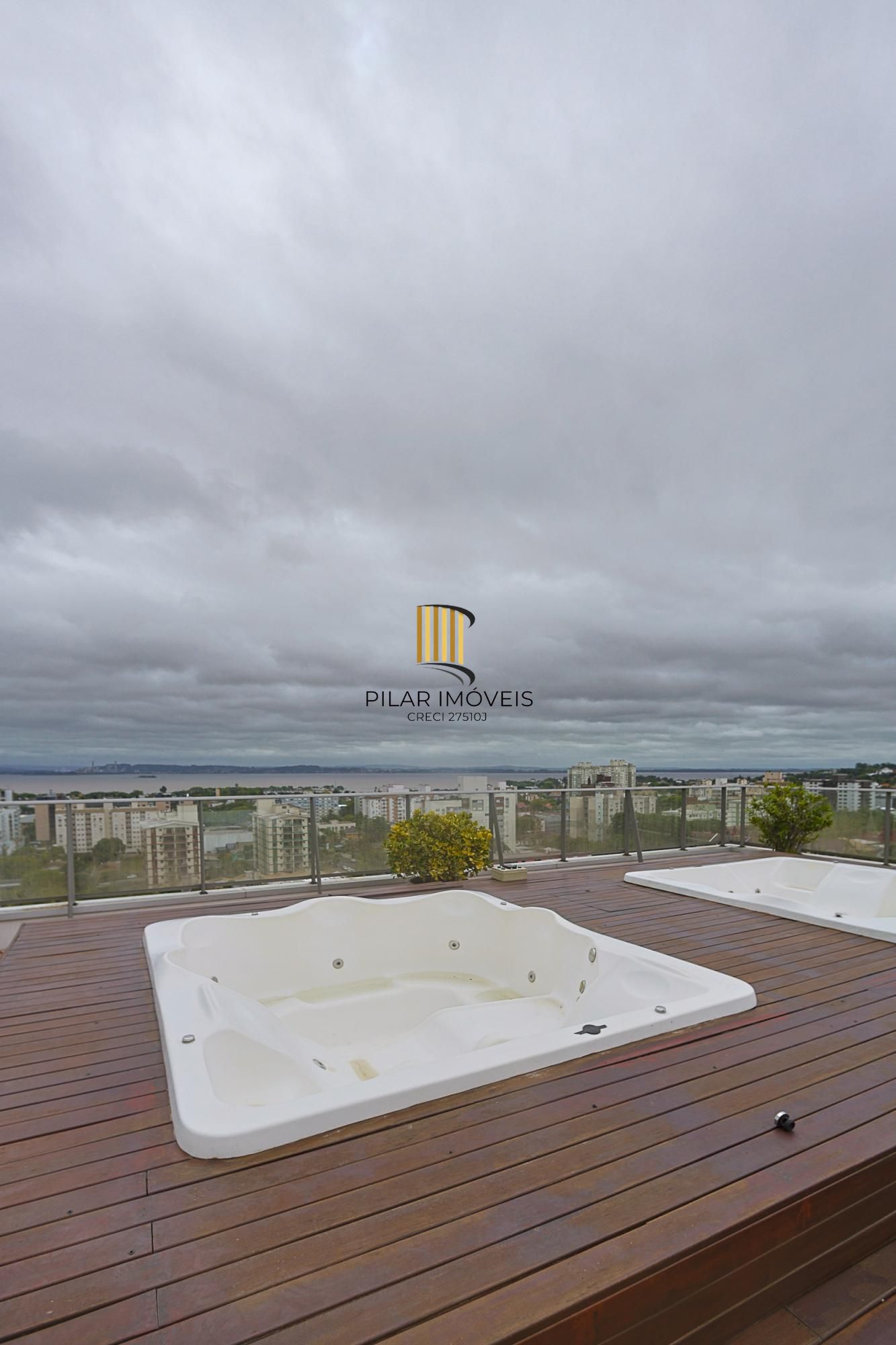 Apartamento com 217m² e 3 dormitórios no bairro Tristeza em PORTO ALEGRE para Comprar