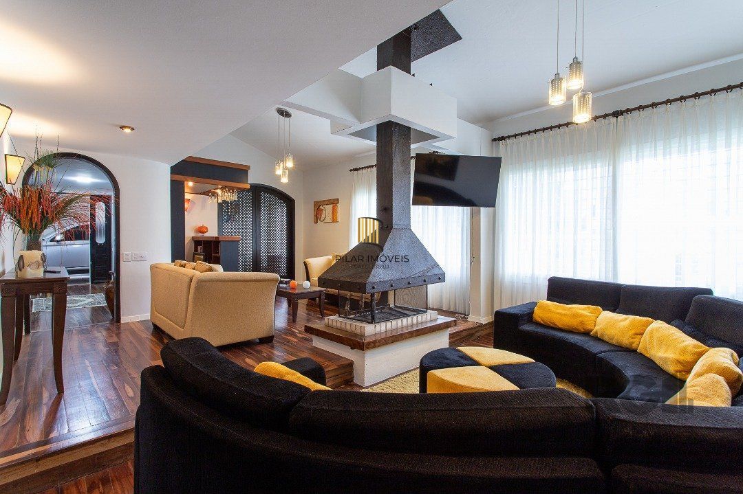 Casa 4 dormitórios no bairro Jardim Isabel
