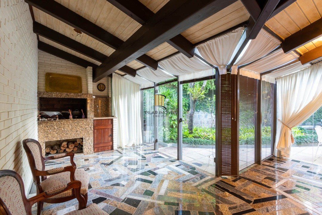 Casa para Venda - 430m², 4 dormitórios, sendo 2 suites, 4 vagas - Vila Assunção