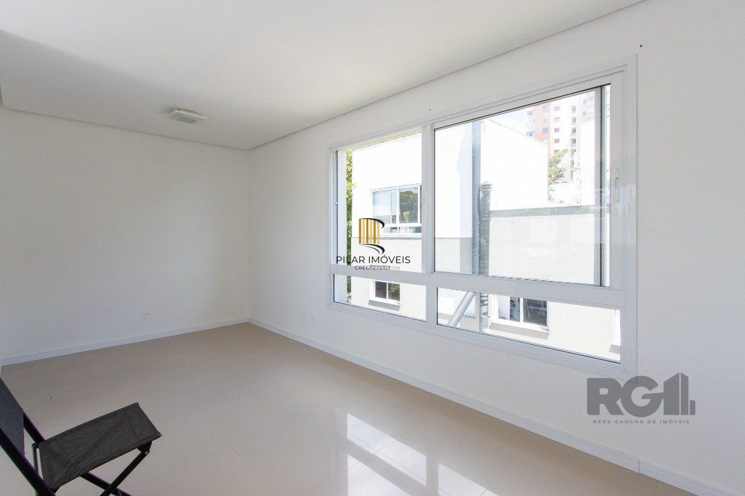 Casa em Condomínio, 197m², 3dormitórios, bairro Glória
