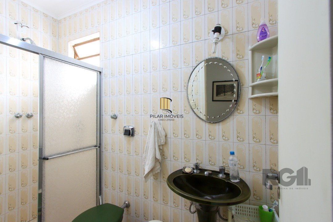 Casa térrea com  hall de entrada ,4 dormitórios