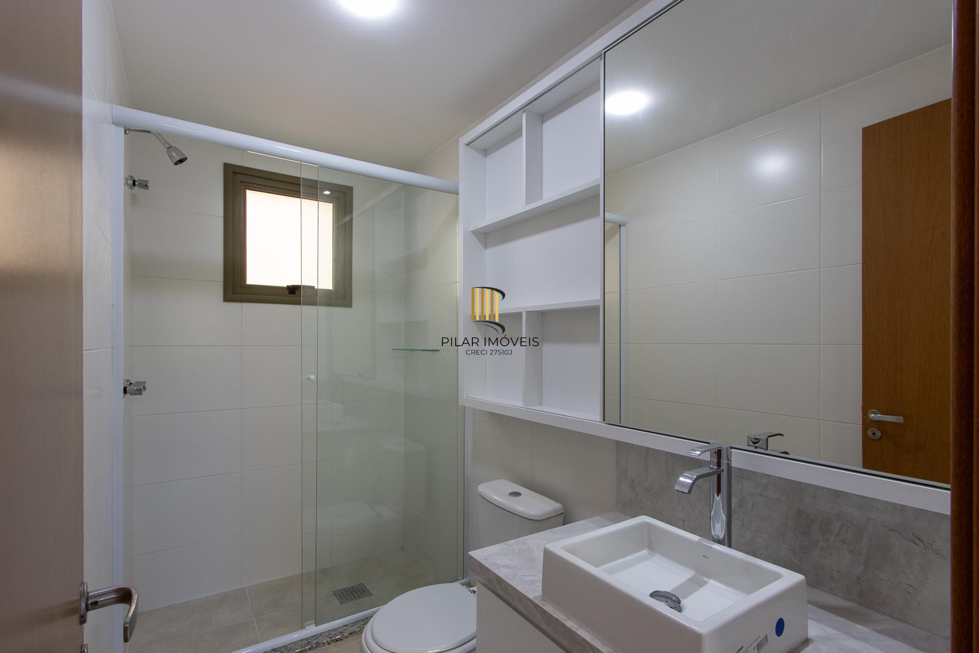 Apartamento totalmente reformado e impecável para locação - 3 quartos sendo uma suíte - Bairro Cavalhada