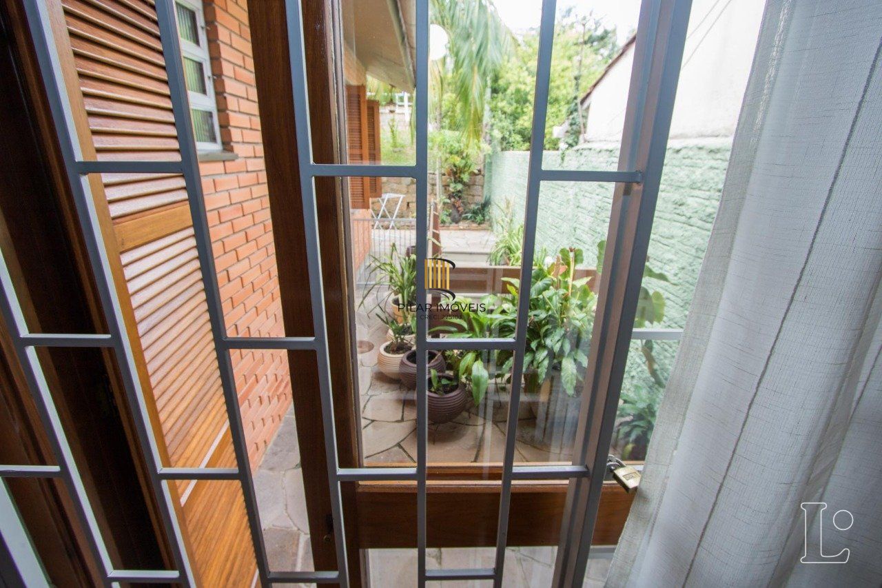 Casa para Venda - 416.89m², 4 dormitórios, sendo 1 suites, 5 vagas - Tristeza