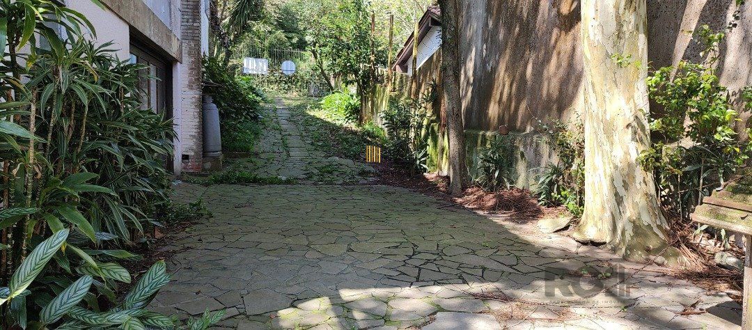 Casa com 4 quartos, suite, piscina, amplo terreno - Bairro Sétimo Céu