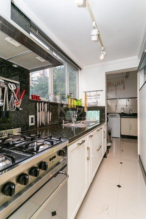 Apartamento para Venda - 110.55m², 3 dormitórios, sendo 2 suites, 1 vaga - Petrópolis