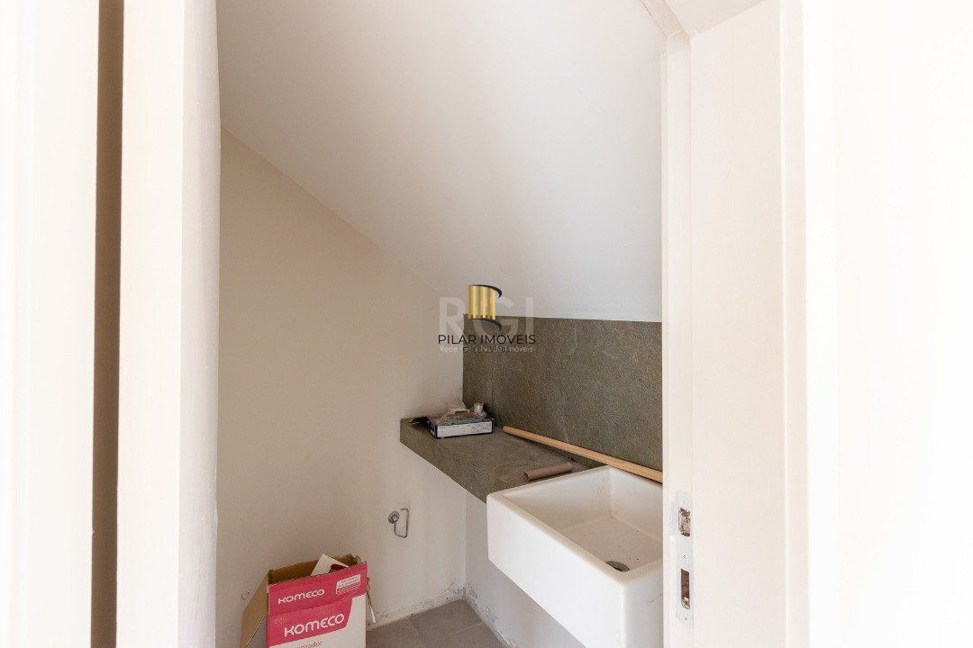 Casa Condominio para Venda - 210.69m², 3 dormitórios, sendo 2 suites, 4 vagas - Jardim Isabel