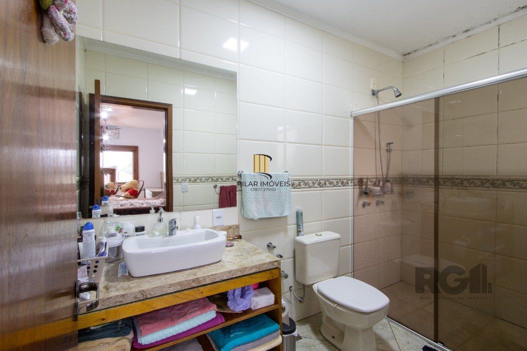Casa 6 dormitórios no bairro Tristeza