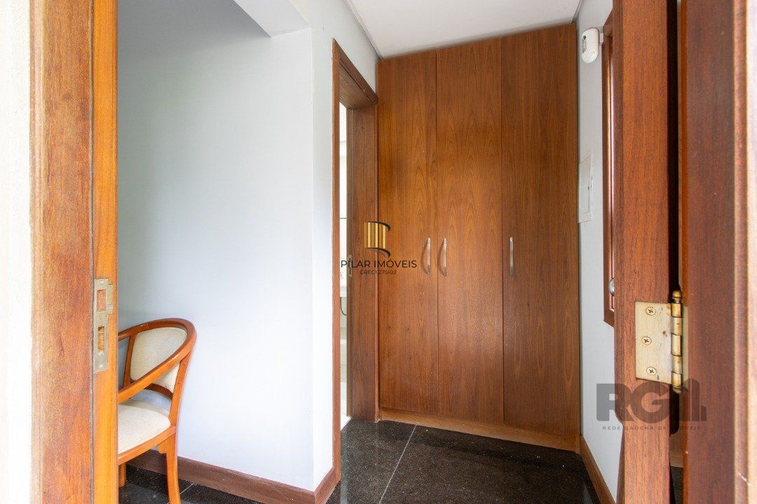 Casa 4 dormitórios no bairro Cristal