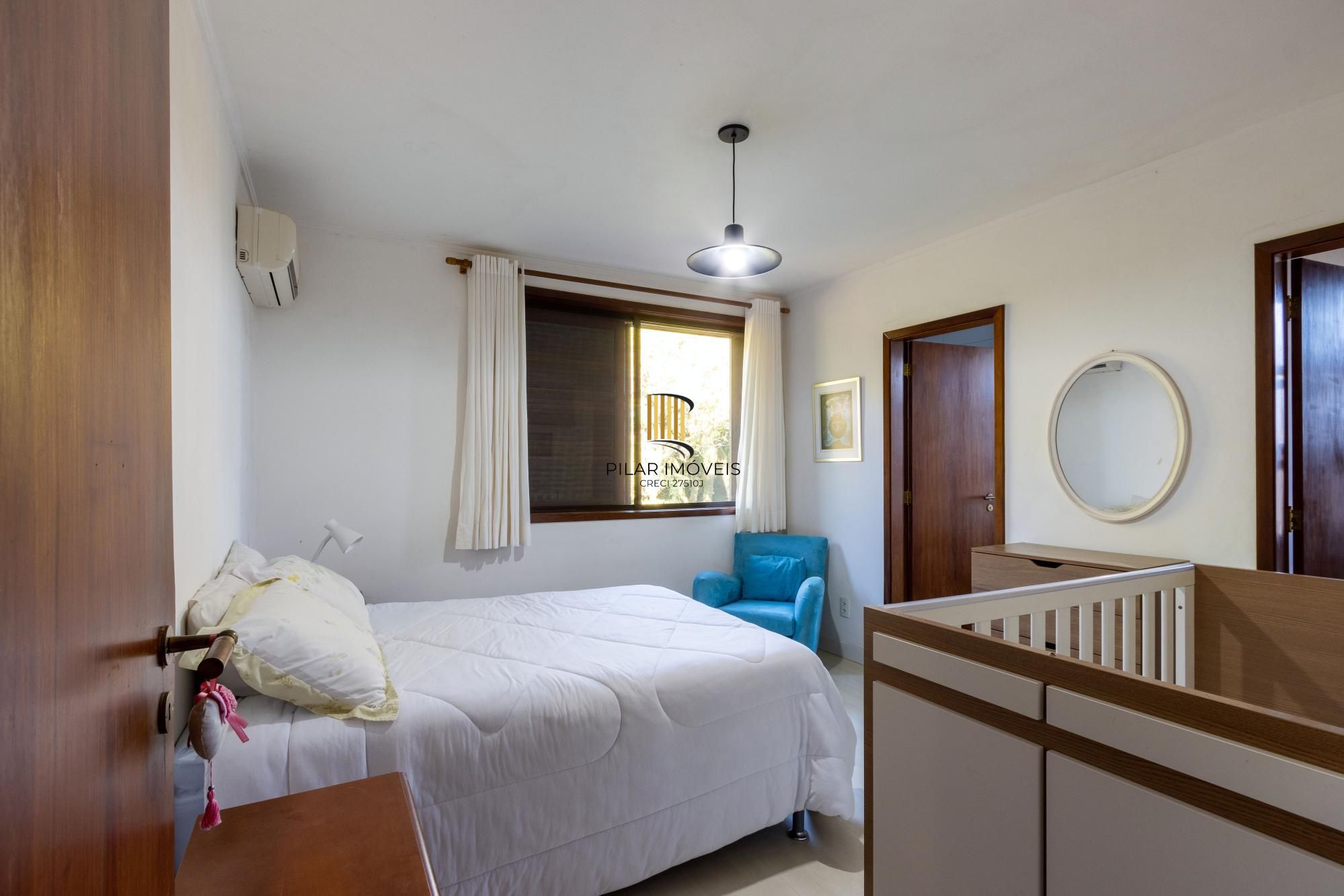 Casa de Condomínio 4 dormitórios no bairro Cavalhada