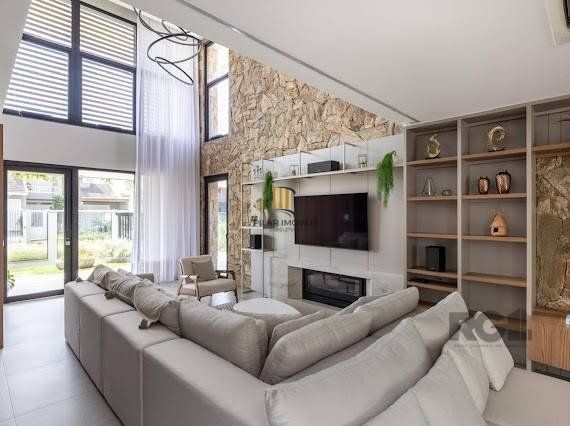 Casa 5 dormitórios no bairro Atlântida