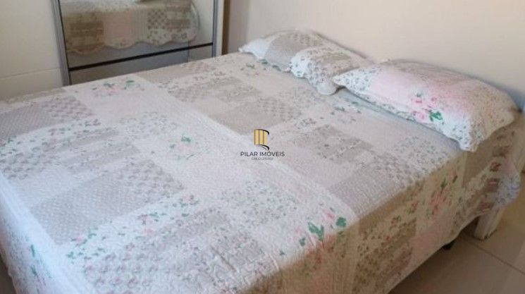 Apartamento 2 dormitórios desocupado à venda no bairro São João