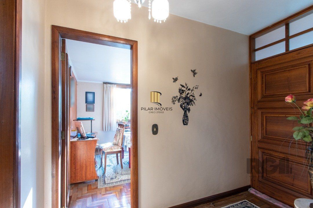 Casa 4 dormitórios no bairro Cristal